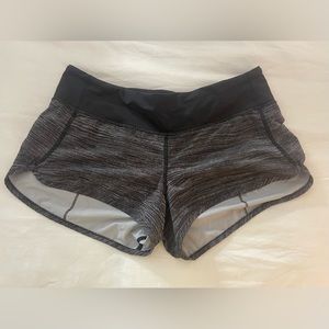 LULULEMON Speed Up Short Low Rise Length 2.5